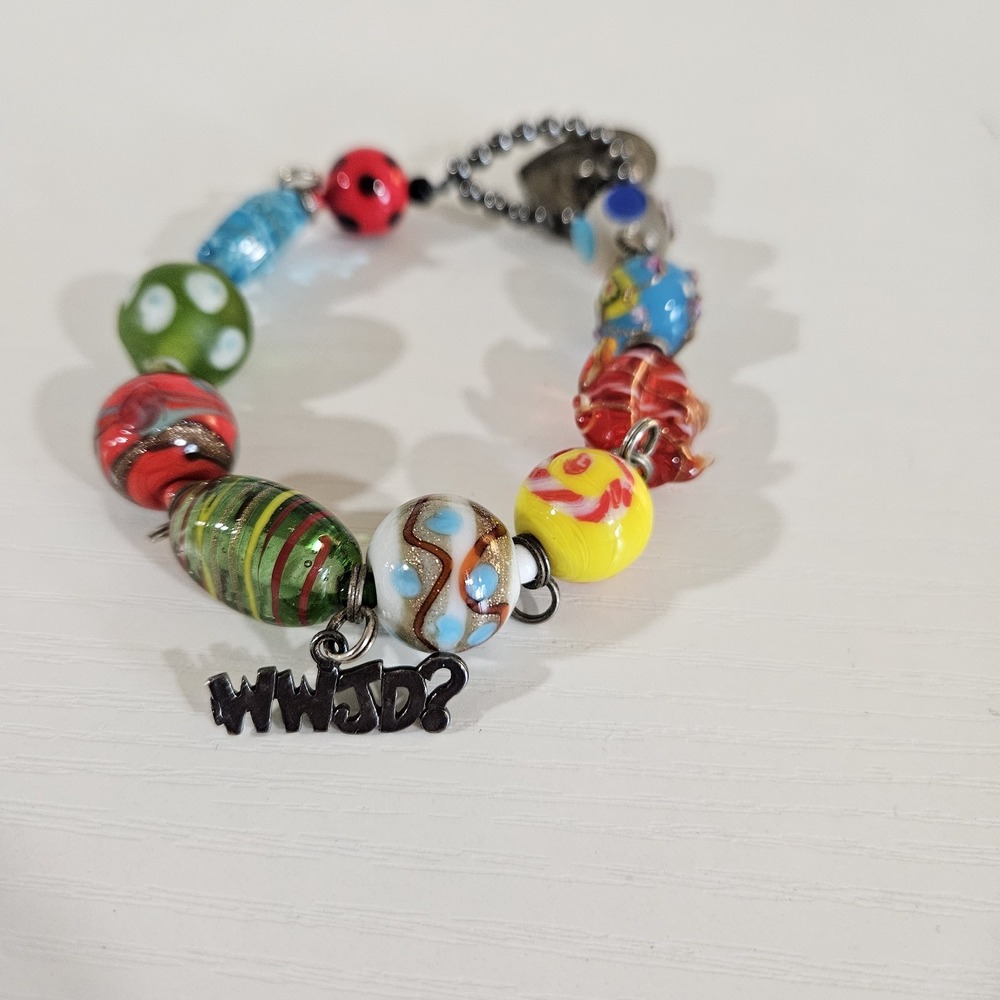 Vintage WWJD Artisan Lampwork Glass Beaded Charm Bracelet 8.5" Heart Toggle - Picture 2 of 4